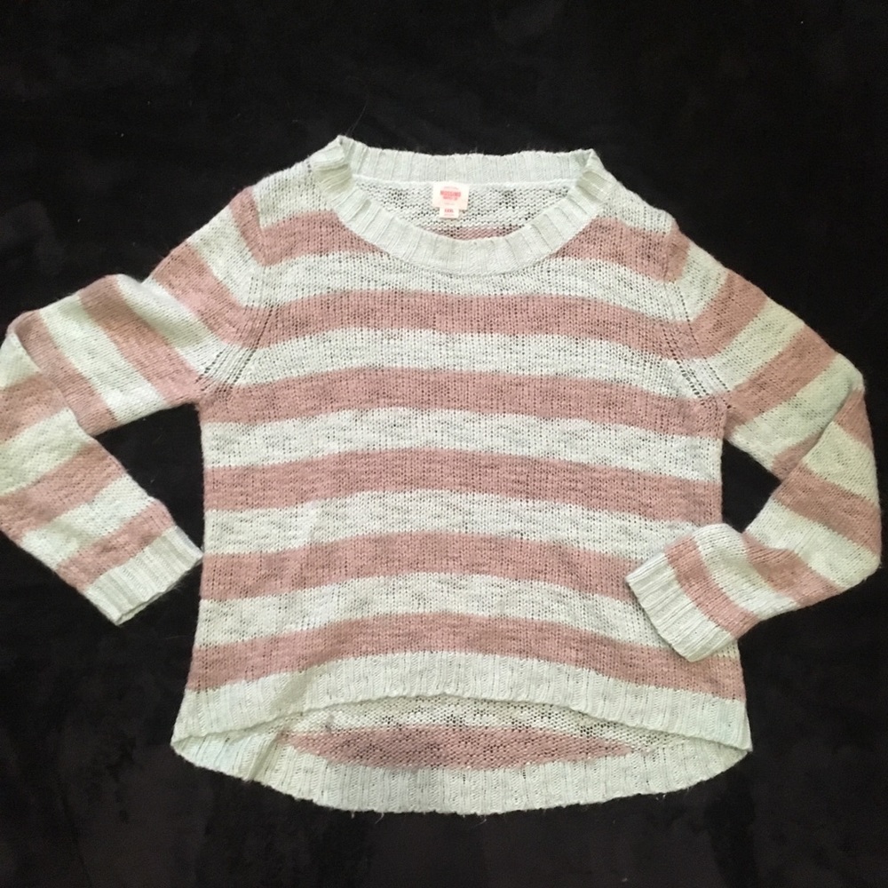 Cute blue and grey striped sweater💙